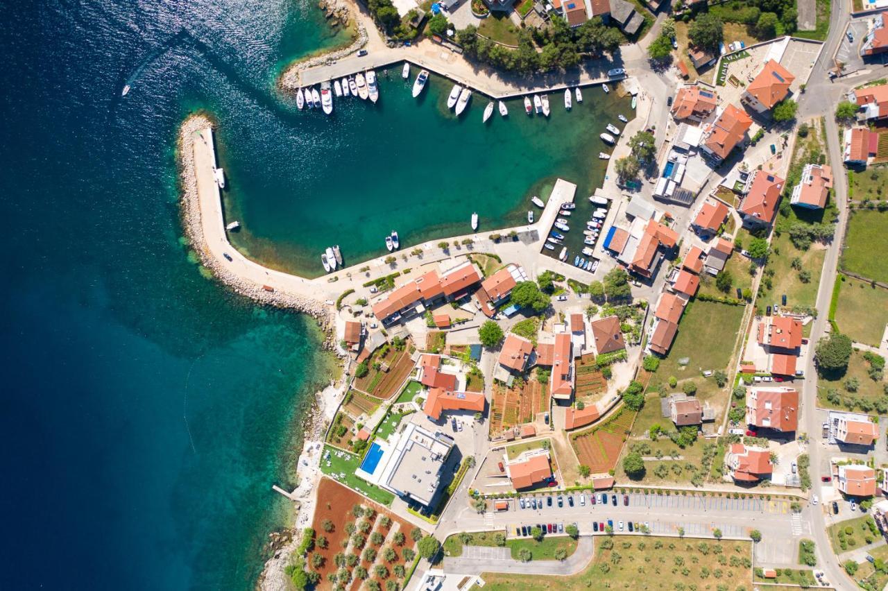 Apartments Otia Seaview Porat  Eksteriør billede