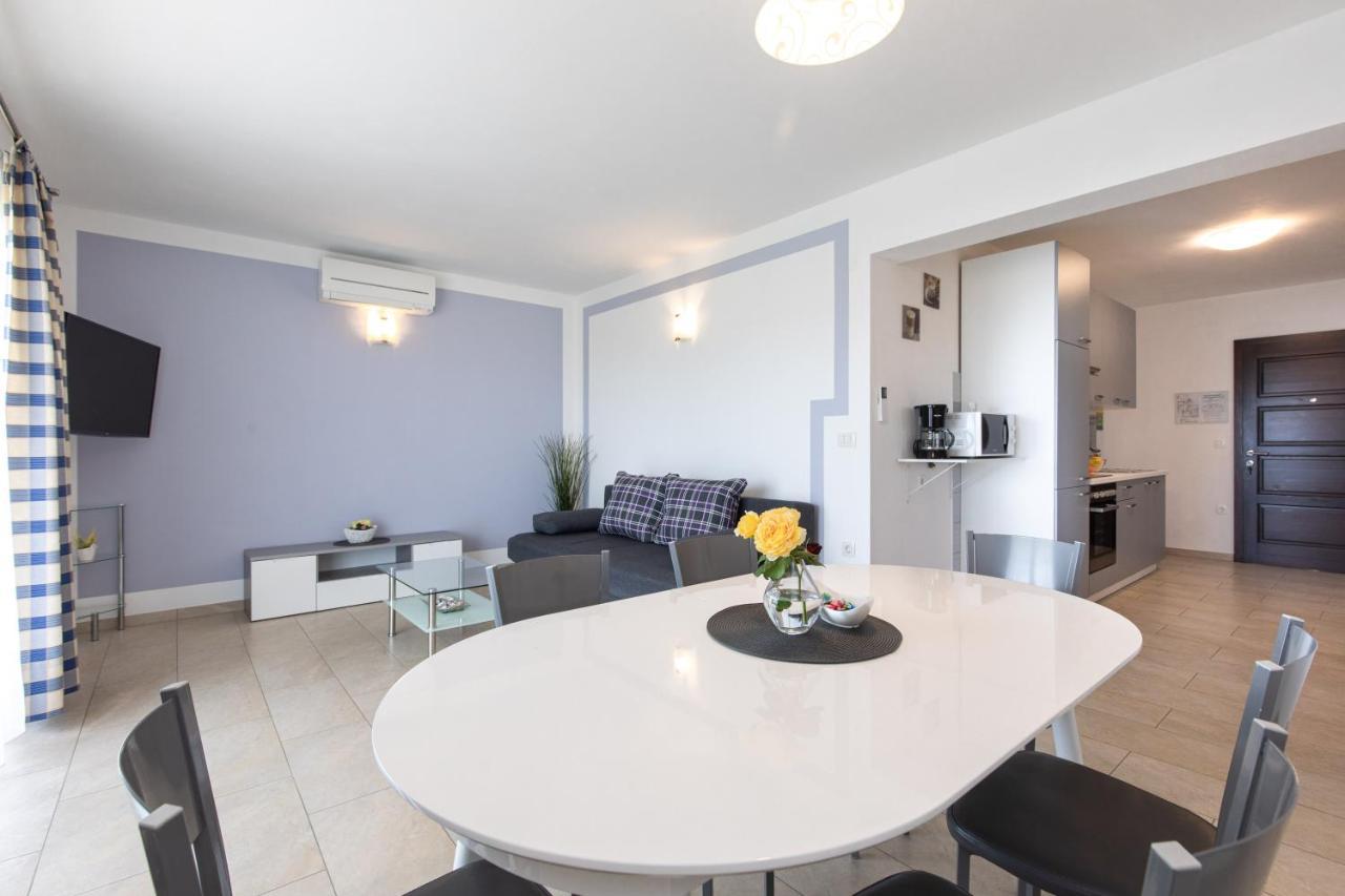 Apartments Otia Seaview Porat  Eksteriør billede