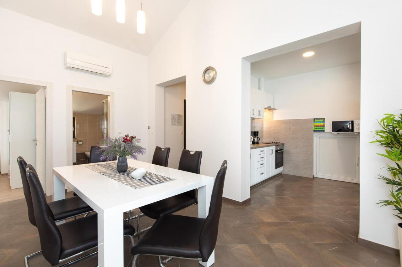 Apartments Otia Seaview Porat  Eksteriør billede