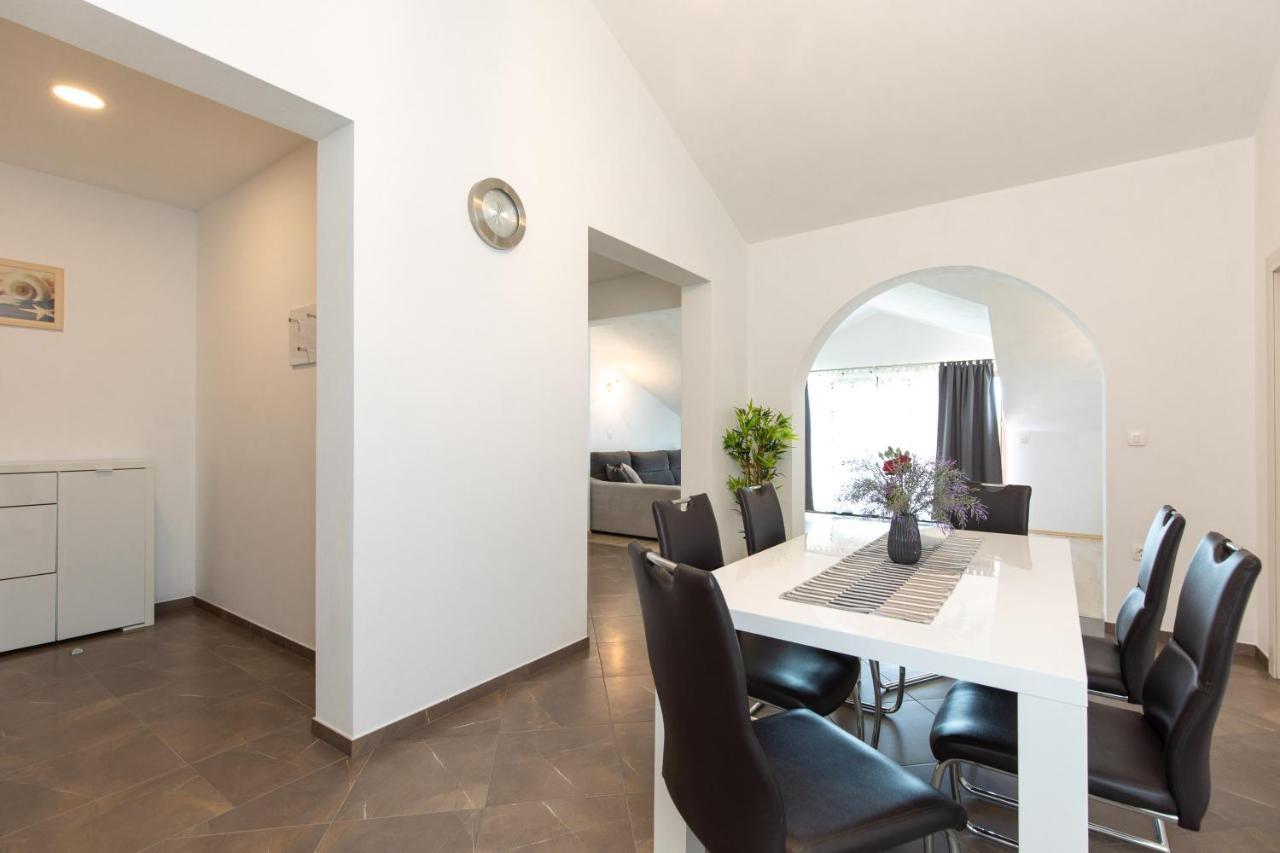 Apartments Otia Seaview Porat  Eksteriør billede
