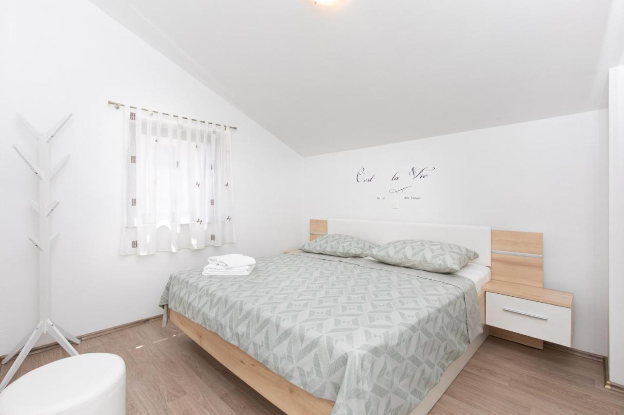 Apartments Otia Seaview Porat  Eksteriør billede